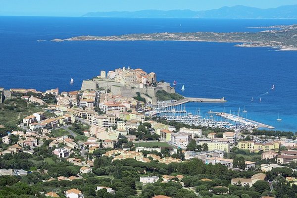 Découvrez les villes idéales pour un séjour en camping en France