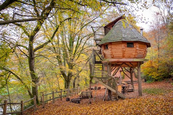 Passer une nuit en cabane perchée : l'aventure insolite à ne pas manquer